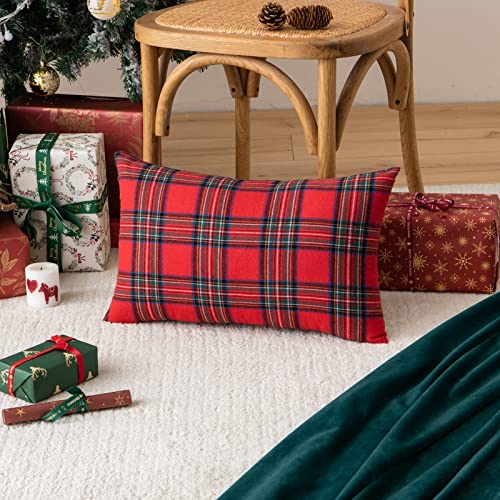 Pack of 2 Christmas Plaid Throw Pillow Covers Green 20x20 Inches U98072