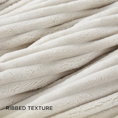 Bedsure Fluffy Faux Fur Comforter Set King Cream White, 3 Pieces R124