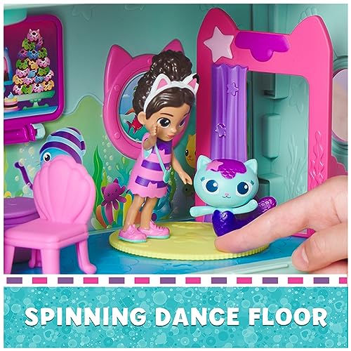 Gabby's Dollhouse Travel Themed Figure Set with Gabby Doll, 5 Cat Toys & Accessories C7473