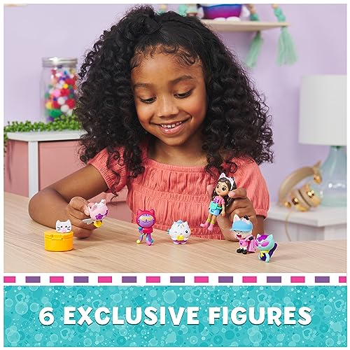 Gabby's Dollhouse Travel Themed Figure Set with Gabby Doll, 5 Cat Toys & Accessories C7473