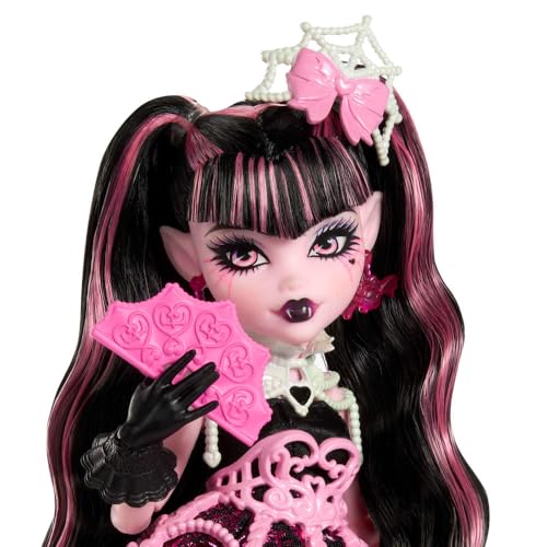 Monster High Scary Sweet Birthday Doll Frankie Stein with Accessories Y947069