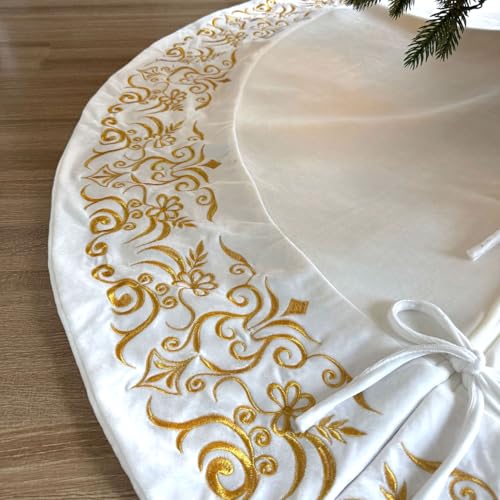 Burgundy Victorian Velvet Christmas Tree Skirt with Gold Damask Embroidery Q6345