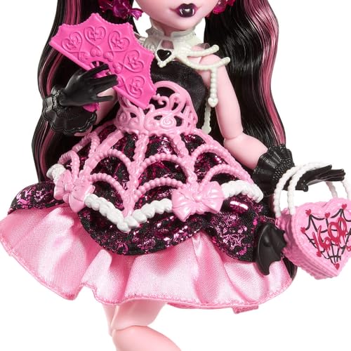 Monster High Scary Sweet Birthday Doll Frankie Stein with Accessories Y947069