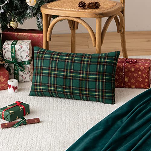Pack of 2 Christmas Plaid Throw Pillow Covers Green 20x20 Inches U98072