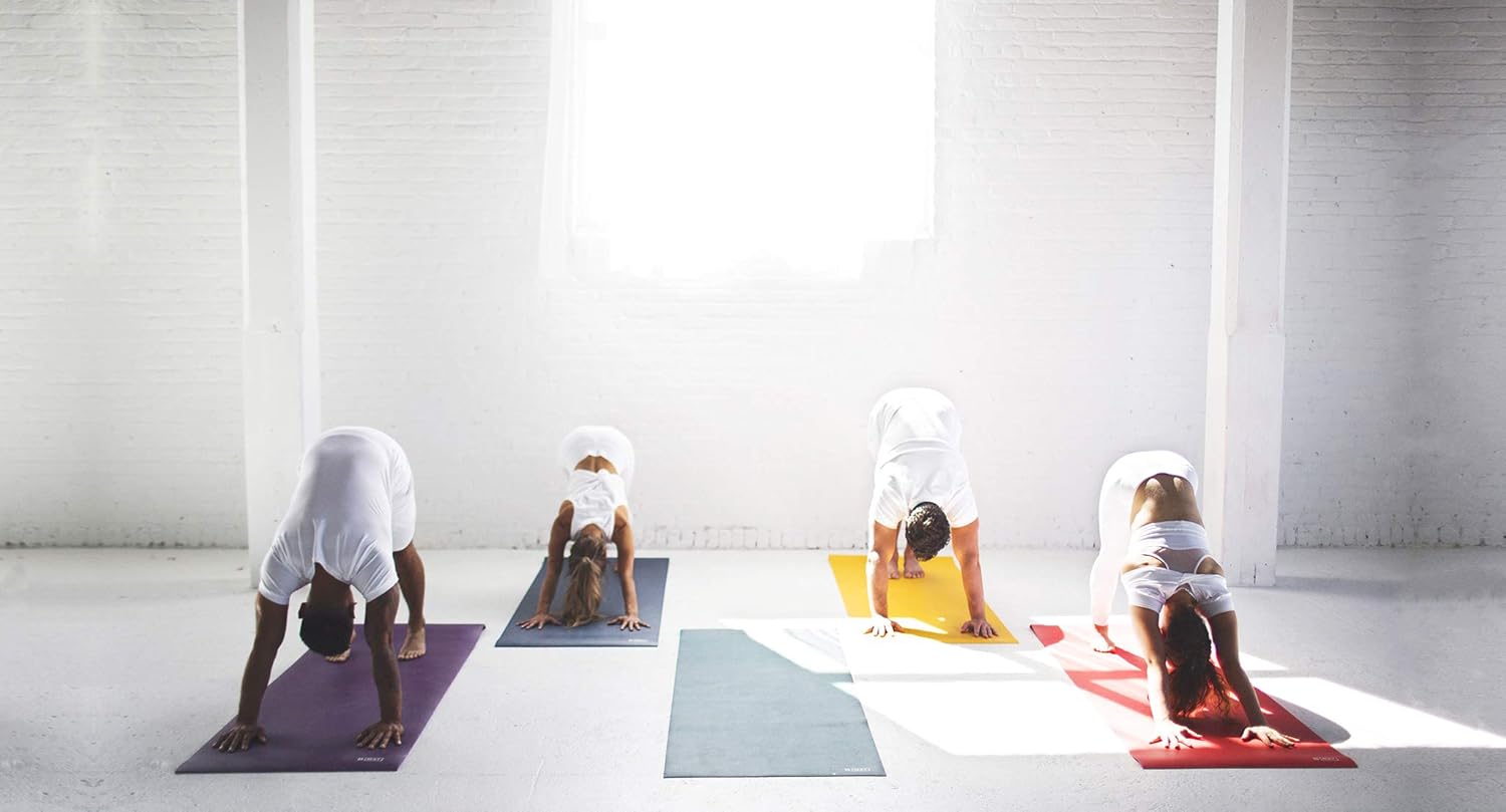 B Yoga Black Traveller Mat C4103
