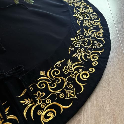 Burgundy Victorian Velvet Christmas Tree Skirt with Gold Damask Embroidery Q6345